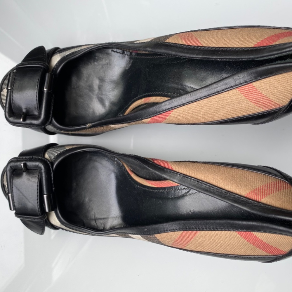 Burberry Buckle Heels - Picture 3 of 3